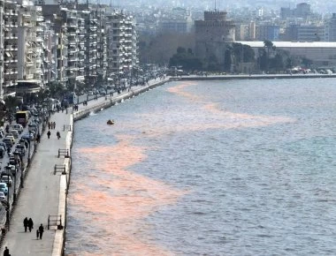 Γυναίκα έπεσε στον Θερμαϊκό - Ήθελε να αυτοκτονήσει λένε αυτόπτες μάρτυρες